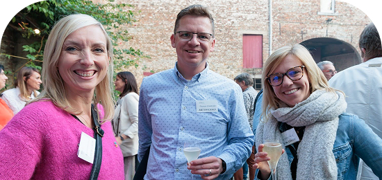 AUX ENTREPRISES, EN LEUR OFFRANT :